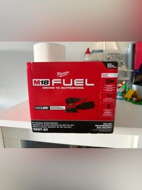 Milwaukee M18 FUEL 6" Random Orbital Sander - Red